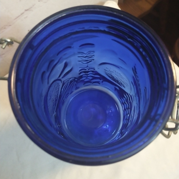 Vintage Cobalt Blue Glass Fruit Embossed Canister with Metal Hinged Lid 7.75" - Picture 9 of 10